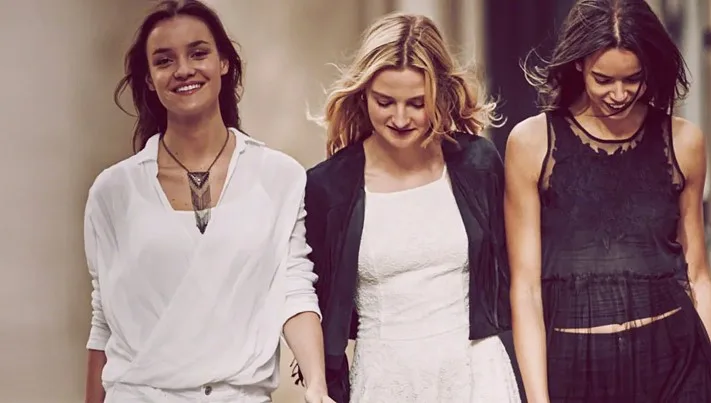 Abercrombie & Fitch - Apparel & Textiles products | United States