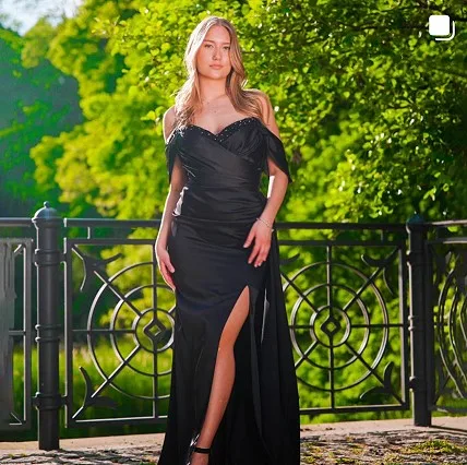 Dein Ballkleid - Apparel & Textiles products | Germany