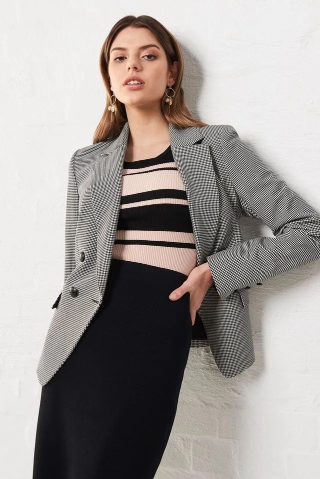 Portmans Chadstone - Apparel & Textiles products | Australia
