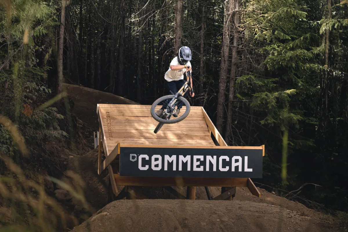 COMMENCAL - Sports & Leisure products | Andorra
