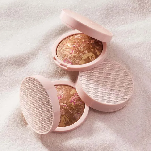 Lise Watier Cosmetics - Beauty & Cosmetics products | Canada